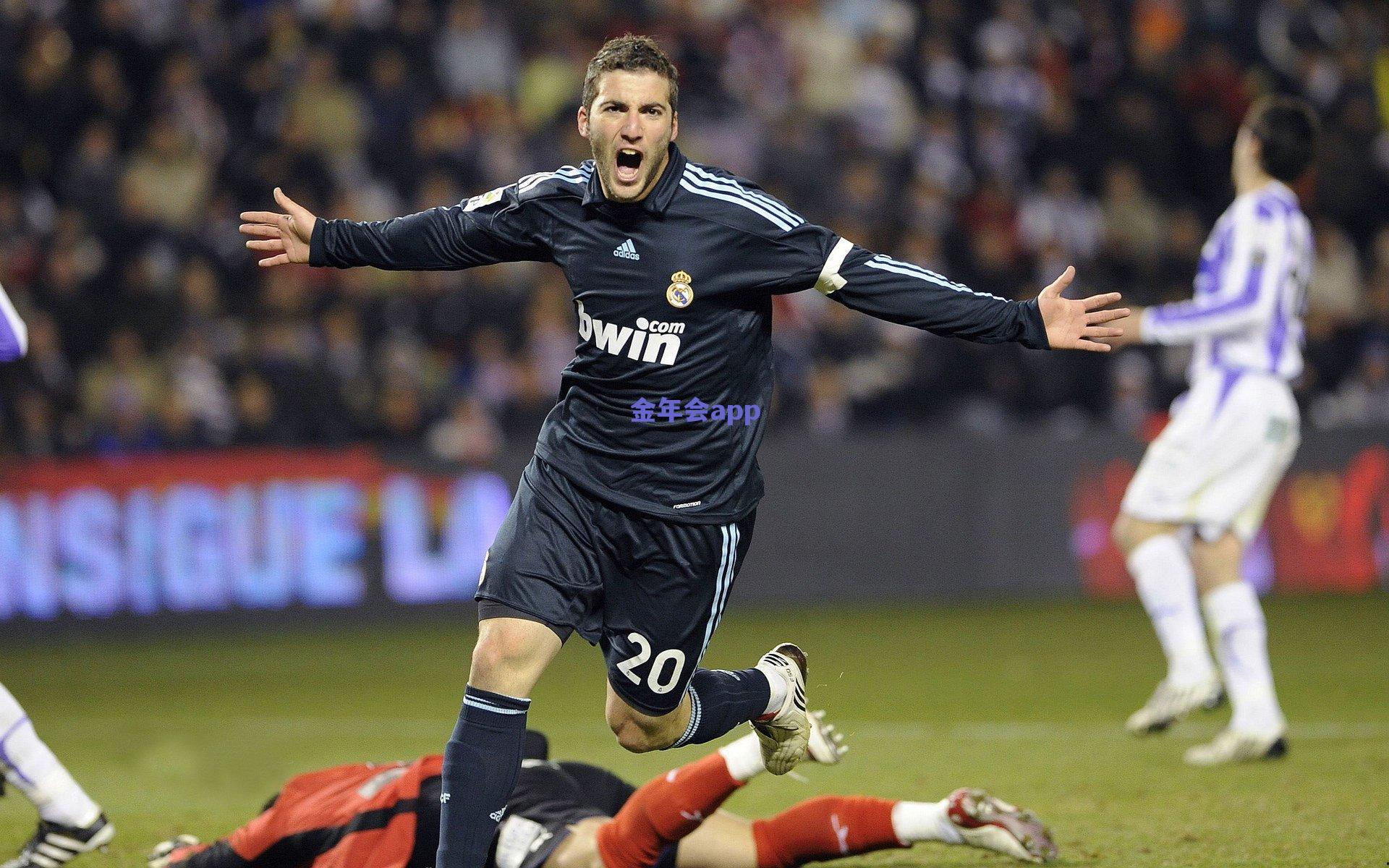 比塞克赛后畅谈零封胜利，信心十足展望淘汰赛前景